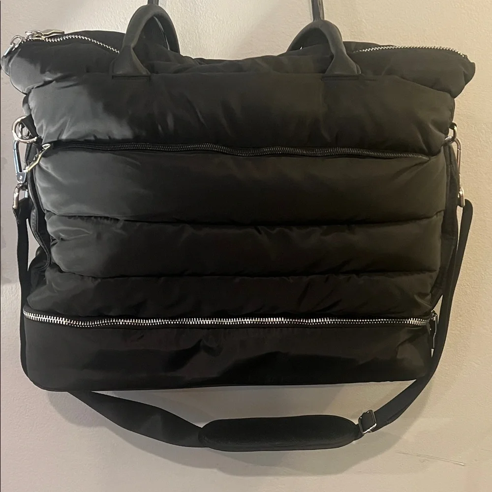 Black Quilted Puffer Weekender Bag - Men's Travel Shoulder & Top-Handle Bag